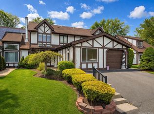 11 Amesworth Court, Middle Island, NY