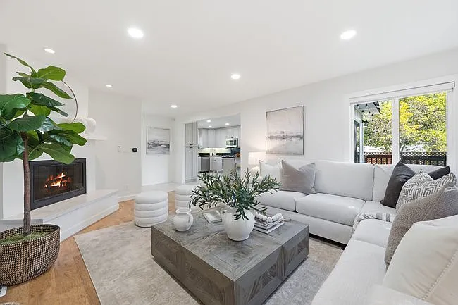 3 bed, 2.5 bath, 1635 sqft, $6,000 — Photo 4