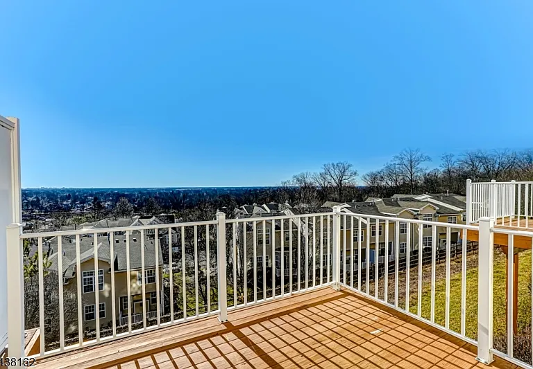 1039 Shadowlawn Dr — Photo 12