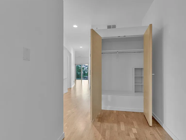 1053 W Century Dr #310 — Photo 14