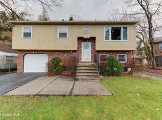 192 McCullough Pl, Rensselaer, NY 12144