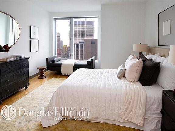 5th image of 8 Spruce St APT 62J