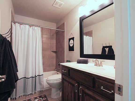 3rd image of 4705 Forest Cove Dr