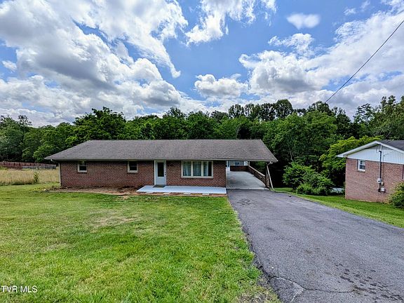 3rd image of 1129 Jackson Hollow Rd