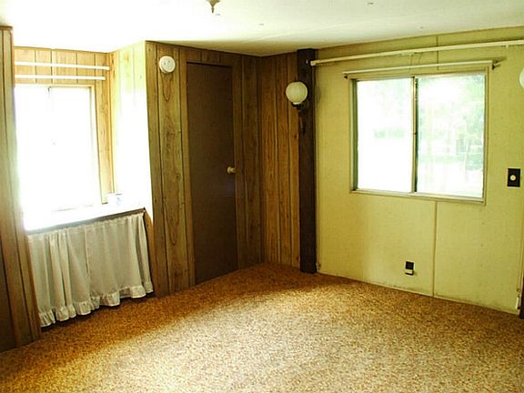 3rd image of 31369 Carolyn Ln