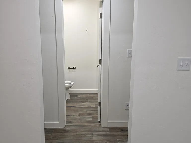 309 E 5th St — Photo 13