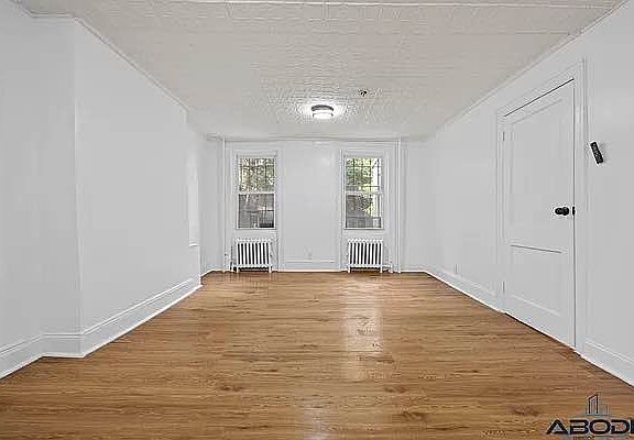 5th image of 841 Willoughby Ave #1D