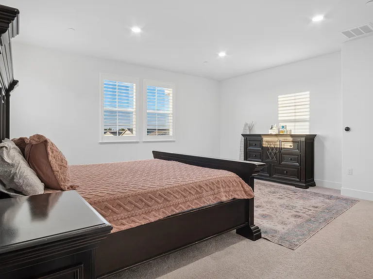 8596 Yari Way — Photo 32