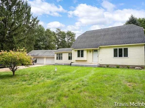 1040 Fonger St NE, Sparta, MI 49345