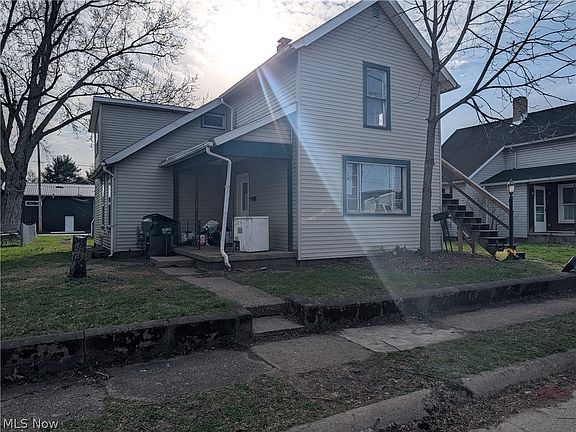 2nd image of 722 John St