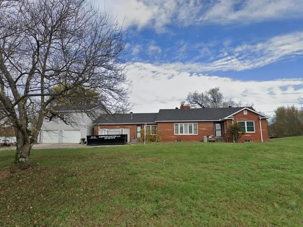 208 E 7th St, Livingston, TN 38570