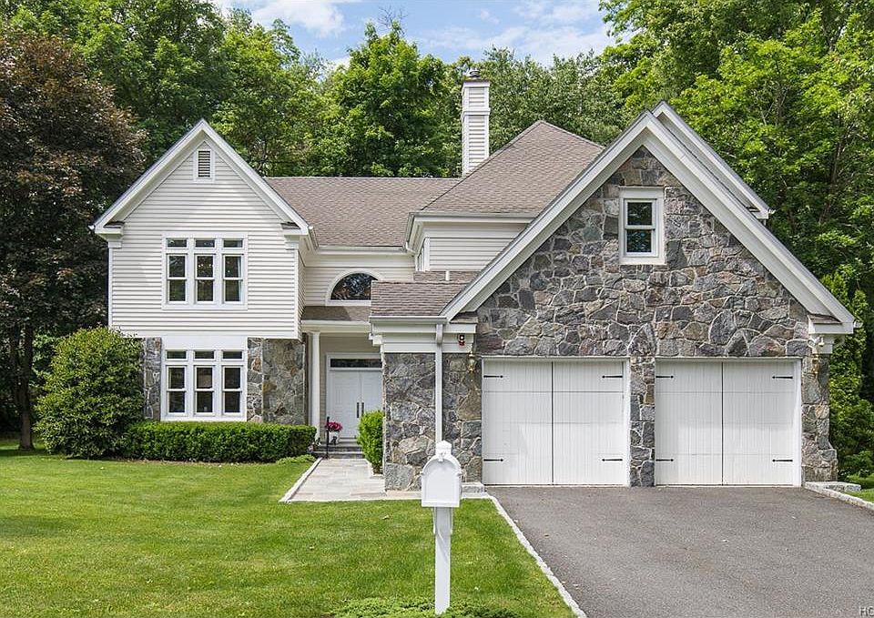 1st image of 8 Easthaven Ln