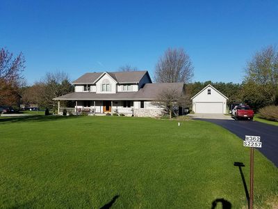W362S2257 Lisa Ln, Dousman, WI, 53118