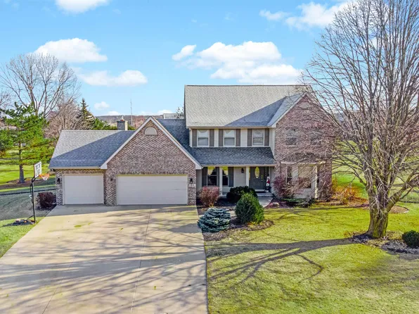 829 Country Club Ln, Fond Du Lac, WI 54935
