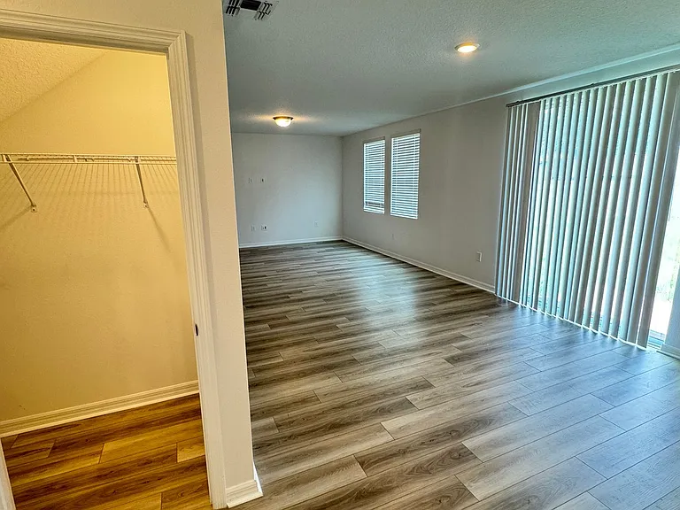 2401 White Tail St — Photo 16