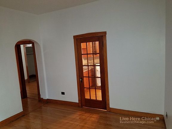 4th image of 2511 N Sawyer Ave #1F