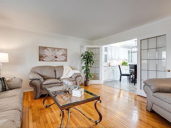 5th image of 82 Venetian Dr