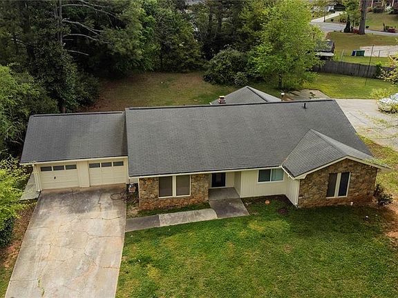 2nd image of 3016 Donavan Way