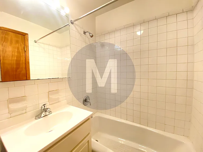1142 1st Ave #10 — Photo 8