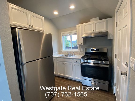 3rd image of 320 Bassett St