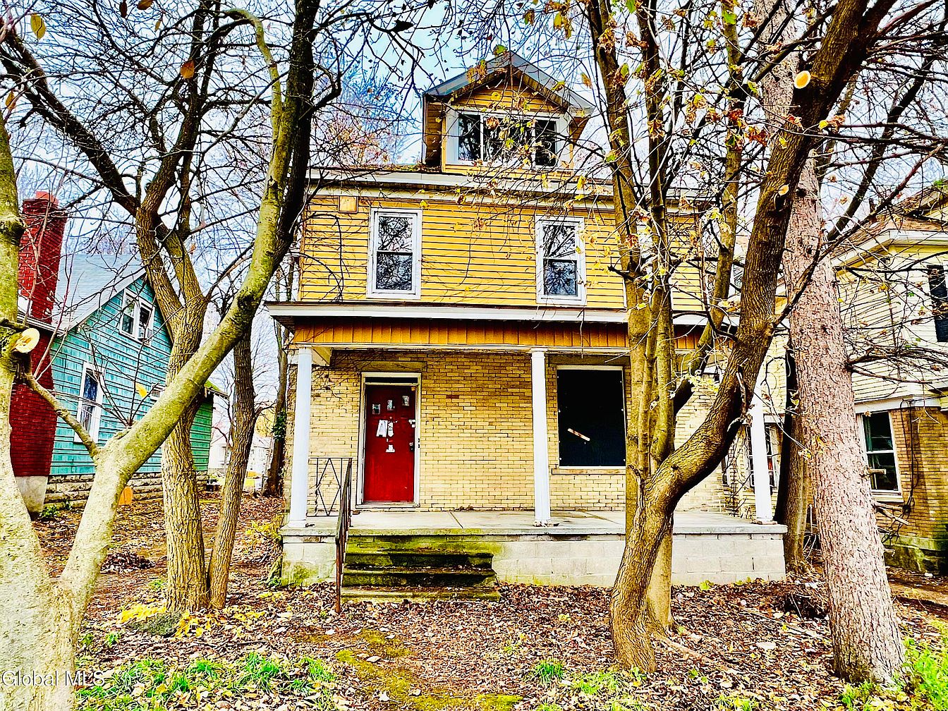 1st image of 814 Bedford Road