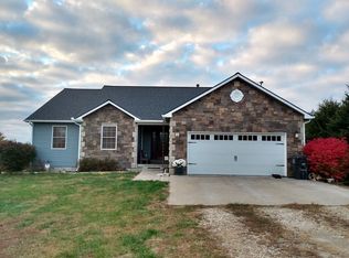 13485 Curtis Cir, Wamego, KS 66547