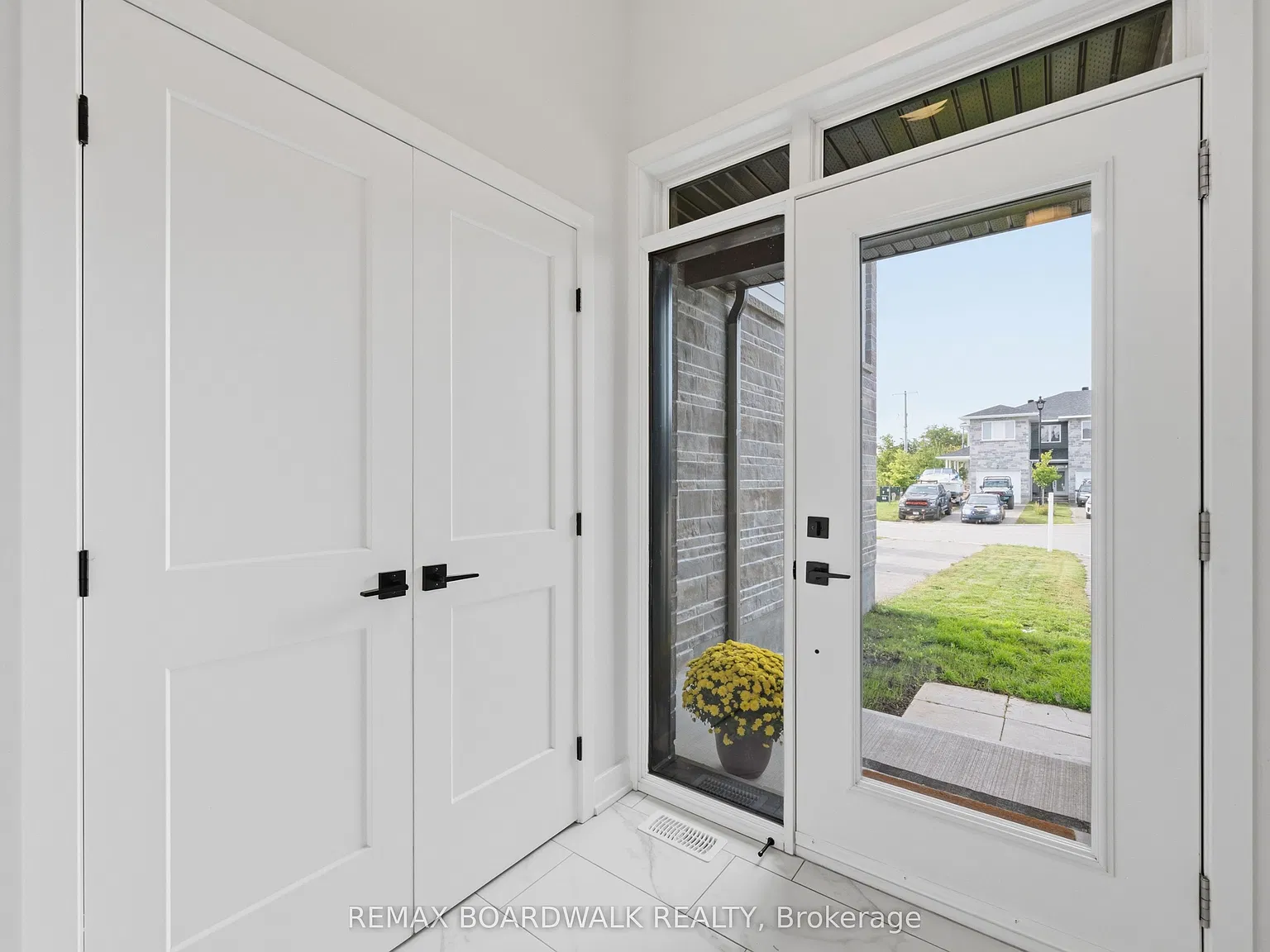 3 bed, $2,300 — Photo 3