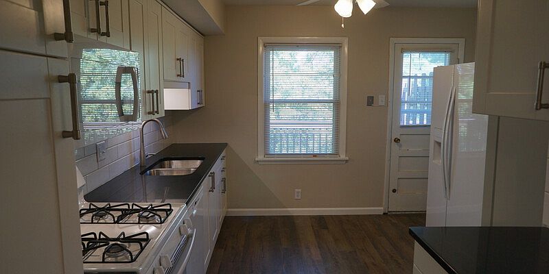 1st image of 630 Broadmoor Dr APT C