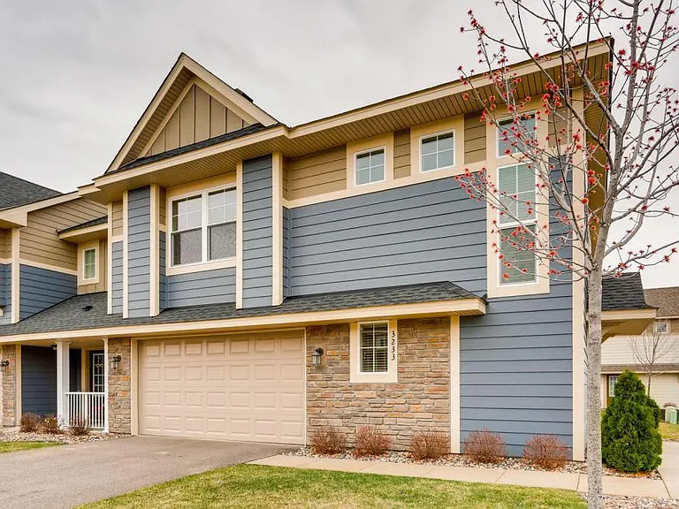 3233 Red Oak Trl — Photo 1