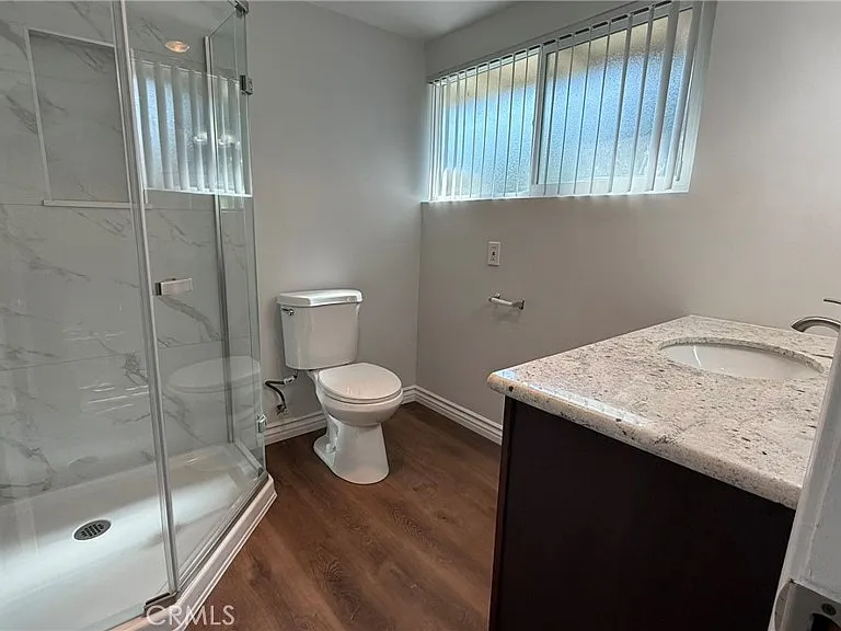 1002 E Walnut Ave — Photo 4