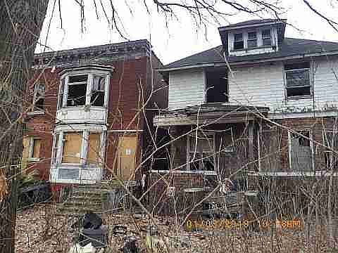 1261 E Grand Blvd