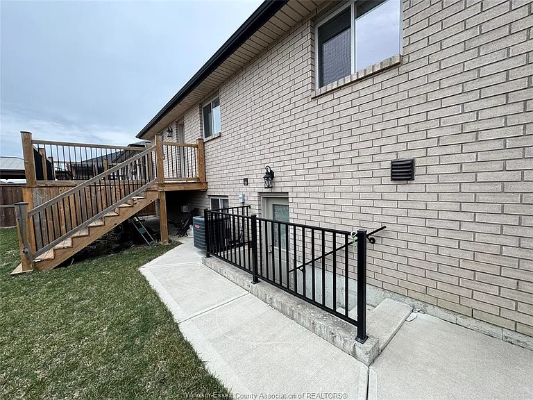 1125 Icewater Ave — Photo 15