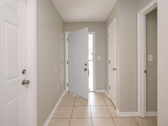 3rd image of 610 N Orange St