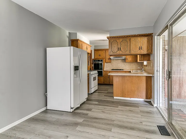 4405 N Chapman Ave — Photo 7