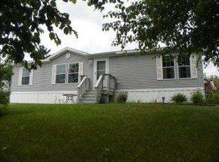 122 Ferry St, Hudson, NH 03051