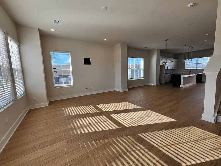 4118 Indiana Ave — Photo 19