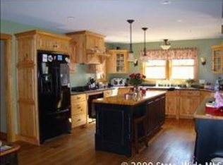 1A Laudone Dr, Bradford, RI 02808