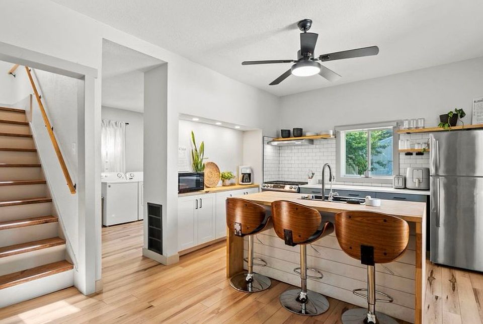 1st image of 406 W Masterson Ave