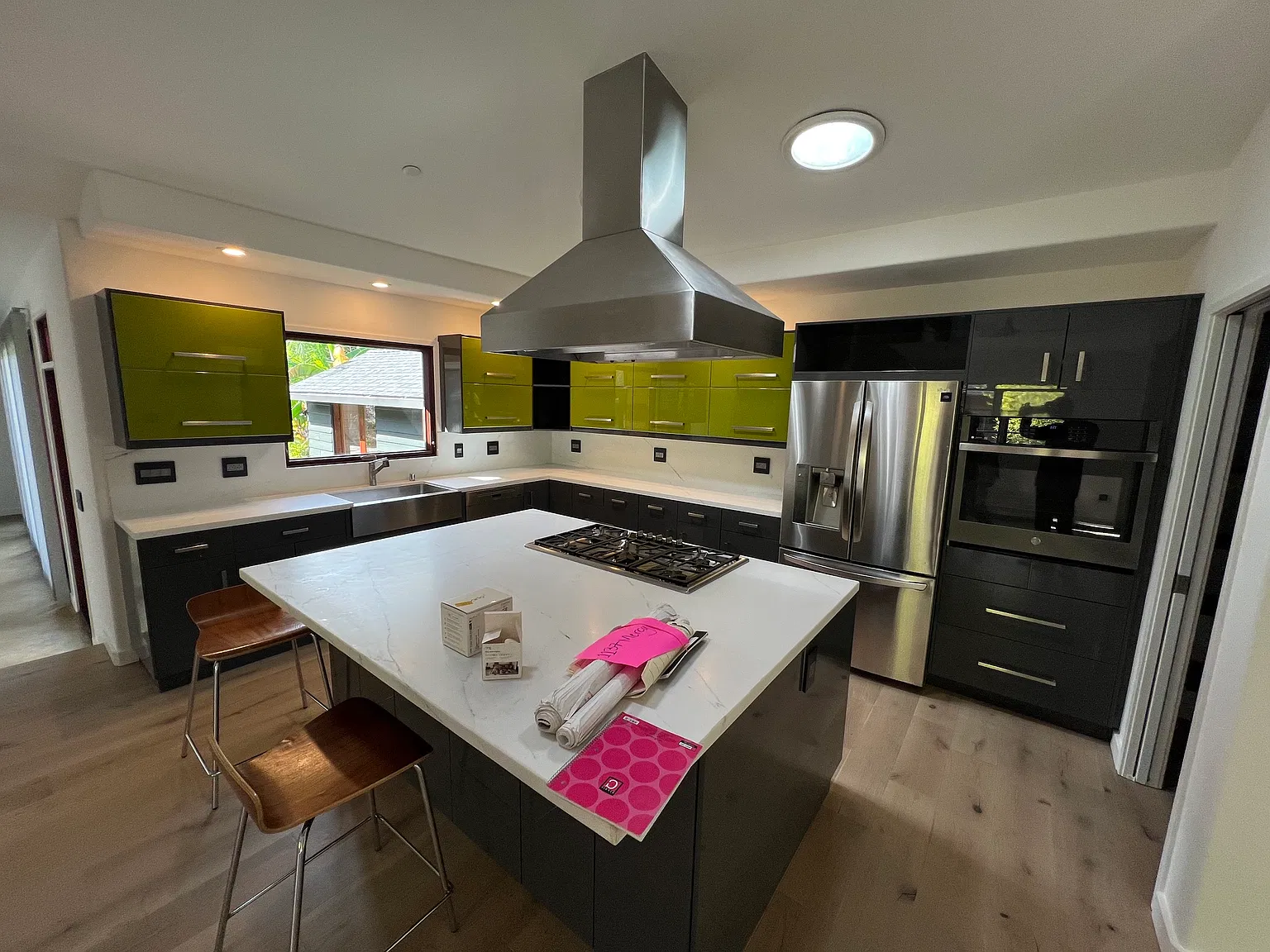 2 bed, 2253 sqft, $8,200 — Photo 3