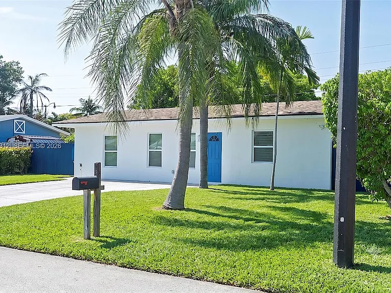 1473 NE 30th Ct — Photo 3