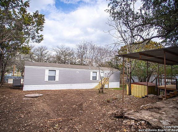 3rd image of 223 Oakridge St