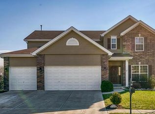 7940 Pinetop Dr, Saint Louis, MO 63129