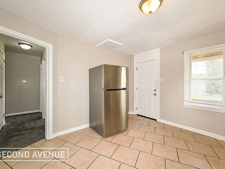 1721 Vanburen St — Photo 8