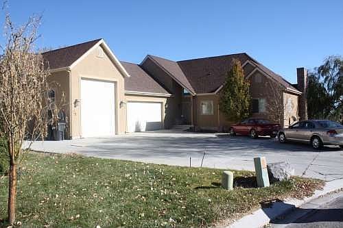 1st image of 414 Cattail Ct