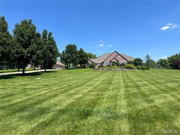 220 Northlind Dr, Defiance, MO 63341