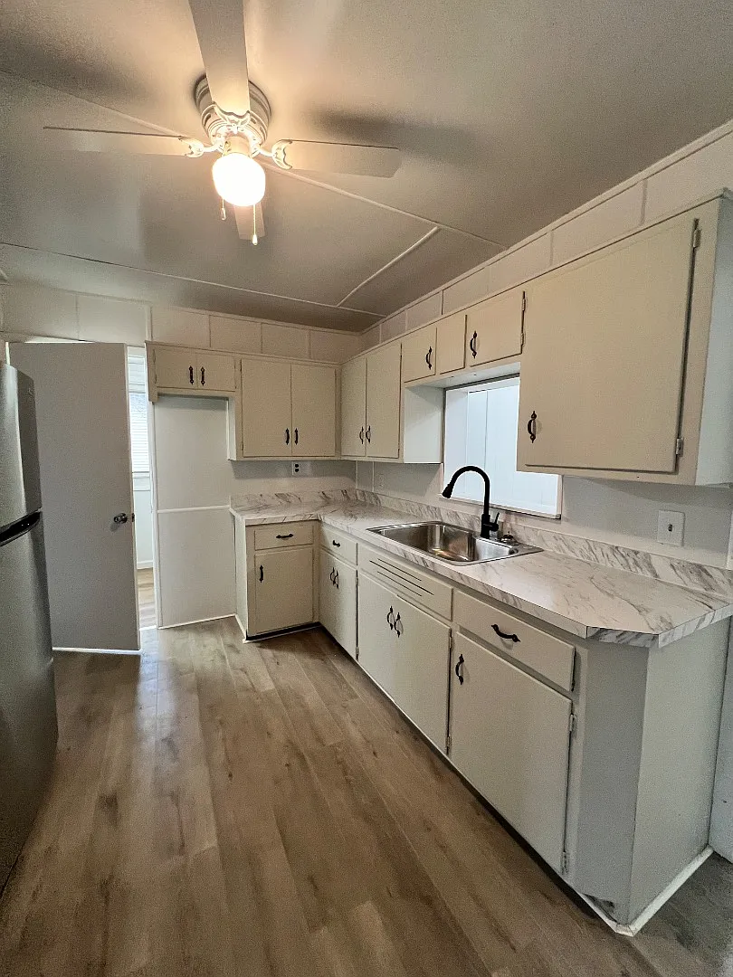 2140 2nd St. — Photo 4