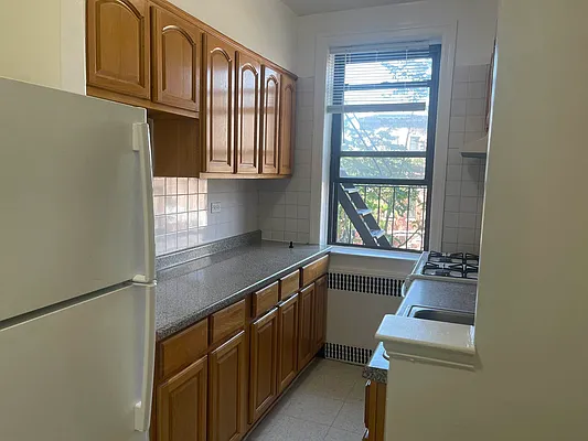 Rented by Metropolis International Realty Inc. | media 3