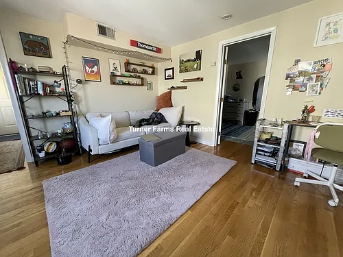 385 Dorchester St Photo 1