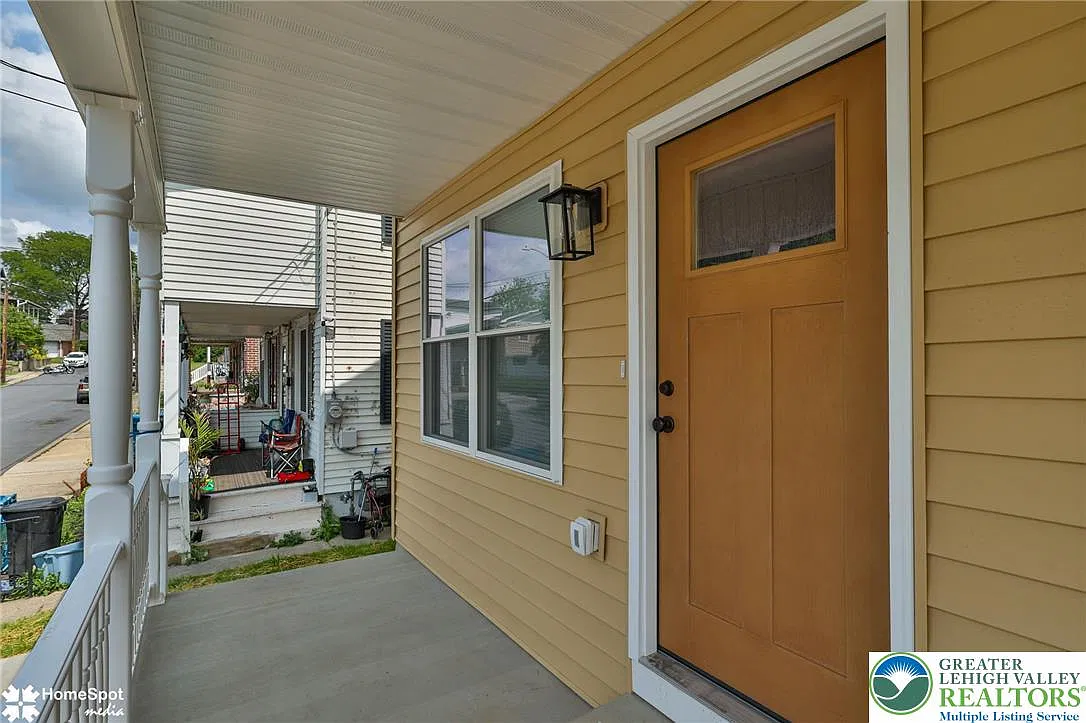 3 bed, 2.0 bath, 1712 sqft, $2,500 — Photo 4