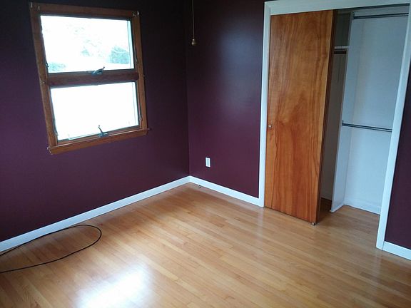 5th image of 285 Ontario Dr N